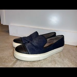 Mara & Mine genuine calf skin and leather. Blue skin and black leather. Size 9.5